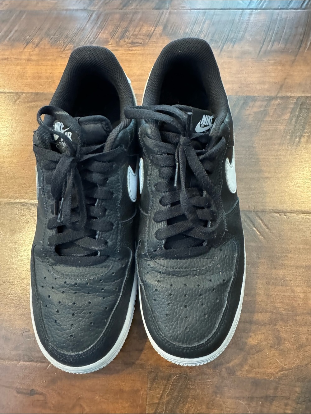 Nike Air Force 1 Men's Black & White Low-Top Sneakers size 8